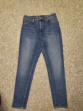 Ralph Lauren Women's Skinny Jeans in Faded Blue Wash Sz 28